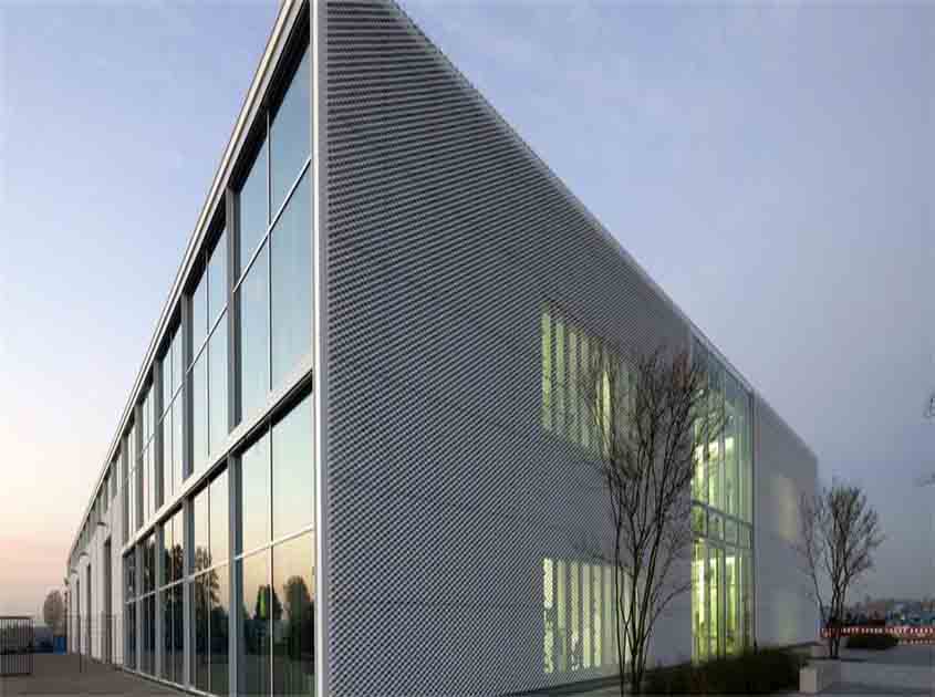 Architectural Metal Mesh: Balancing Transparency and Privacy in Office Spaces