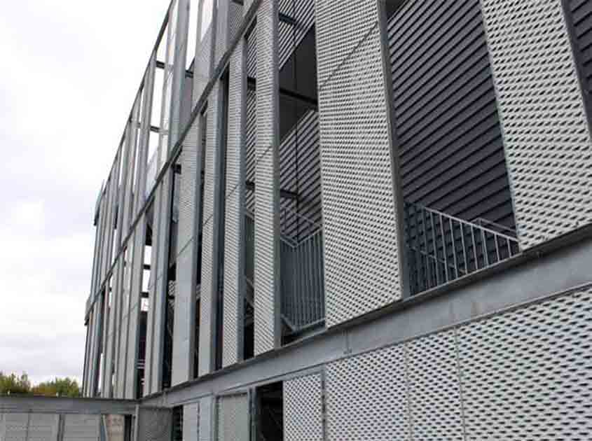 Architectural Metal Mesh: Redefining Openness and Transparency in Building Design