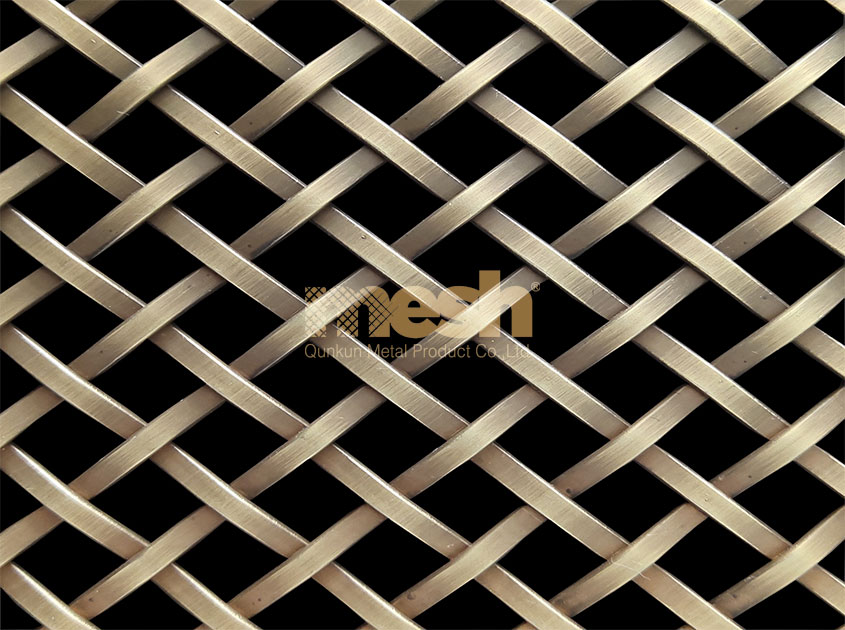 Analyze the professional installation skills of the Crimped Woven Mesh enclosure structure for you