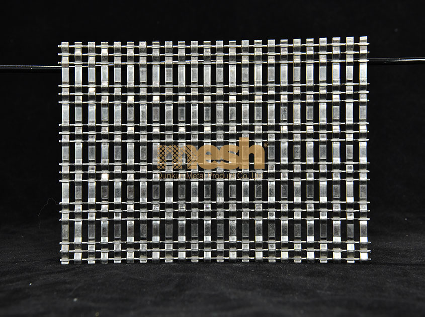 Accurate Laying of Architectural Woven Mesh: Ensuring a Flat and Even Fence