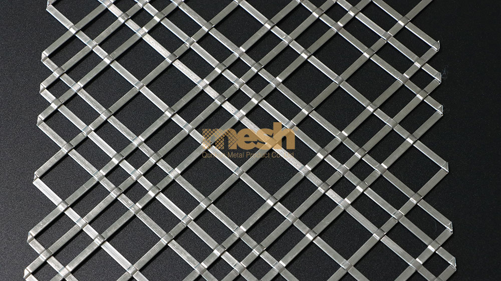 Crimped Woven Mesh Shields Light: Adjusting Indoor Light and Dark